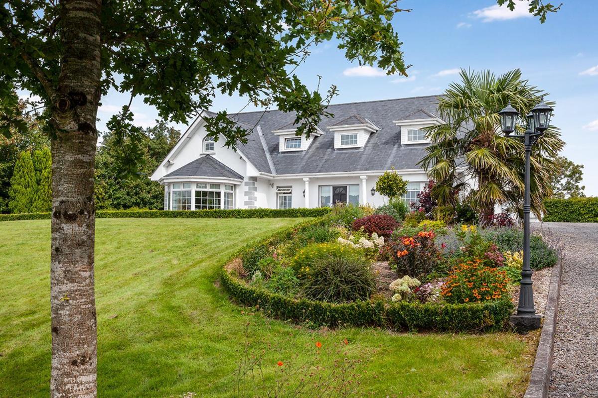 The Ridgewood Lodge Newbridge  Exteriör bild
